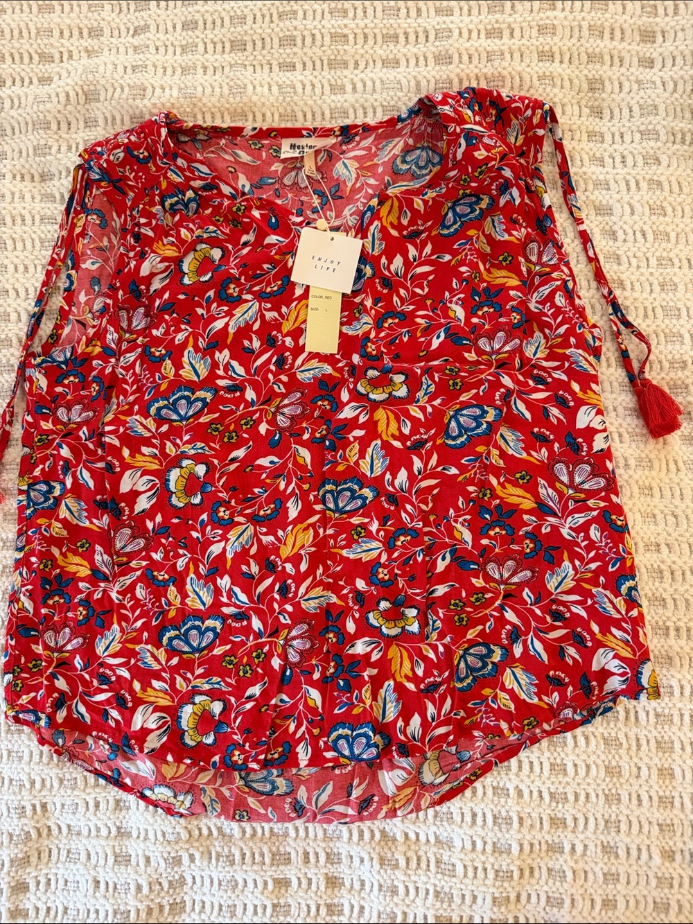 NWT Hester & Orchard Red Floral Sleeveless Top “Enjoy Life” Sz L
